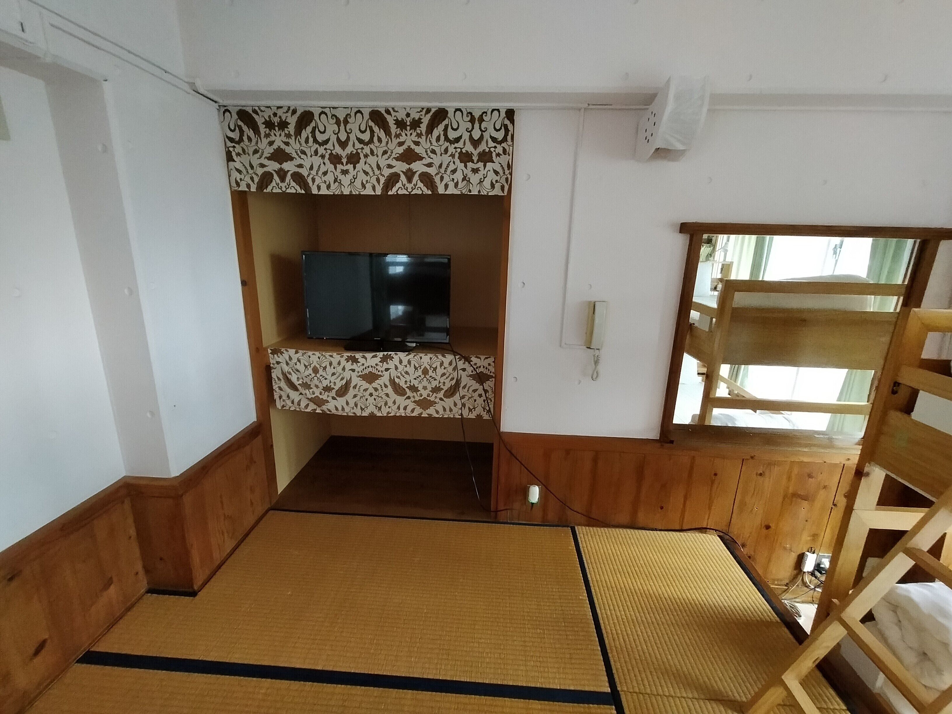 shared dormitory, women only, non smoking | living area