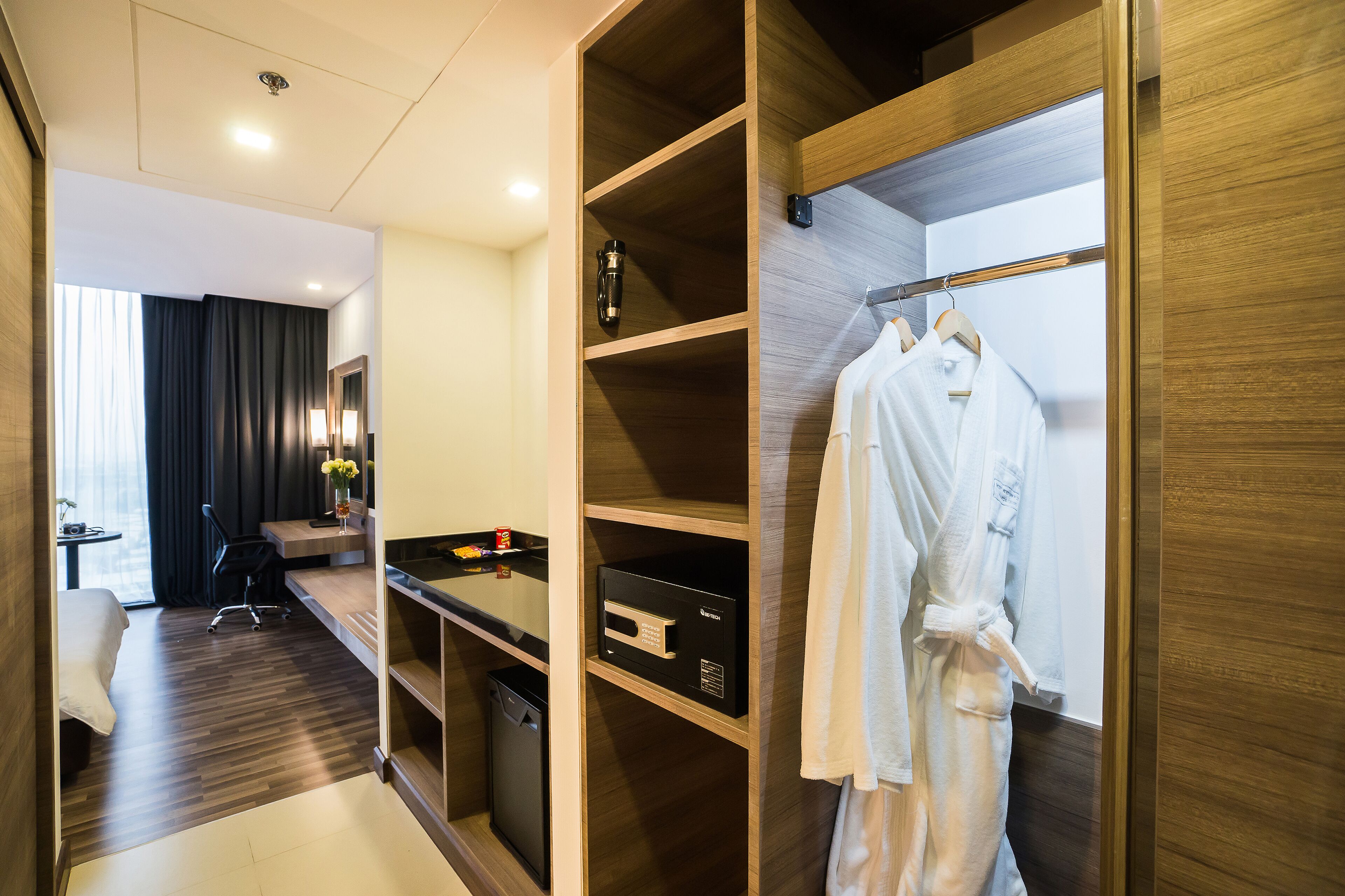 1 bedroom, hypo-allergenic bedding, in-room safe, desk