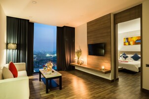 32-inch LED TV with satellite channels, TV