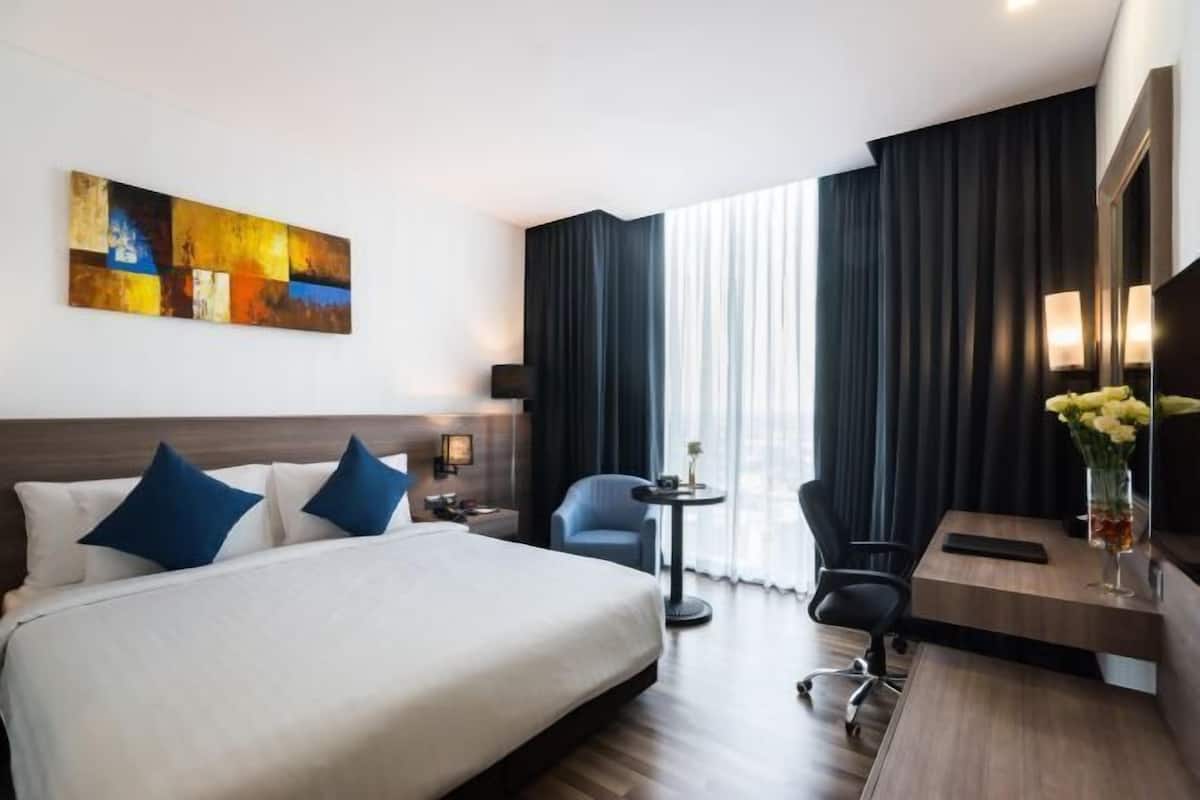 1 Schlafzimmer, Allergikerbettwaren, Zimmersafe, Schreibtisch