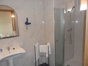 Free toiletries, hair dryer, towels - Hotel Paulista (Porto)