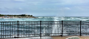 Marginal Way House Hotel