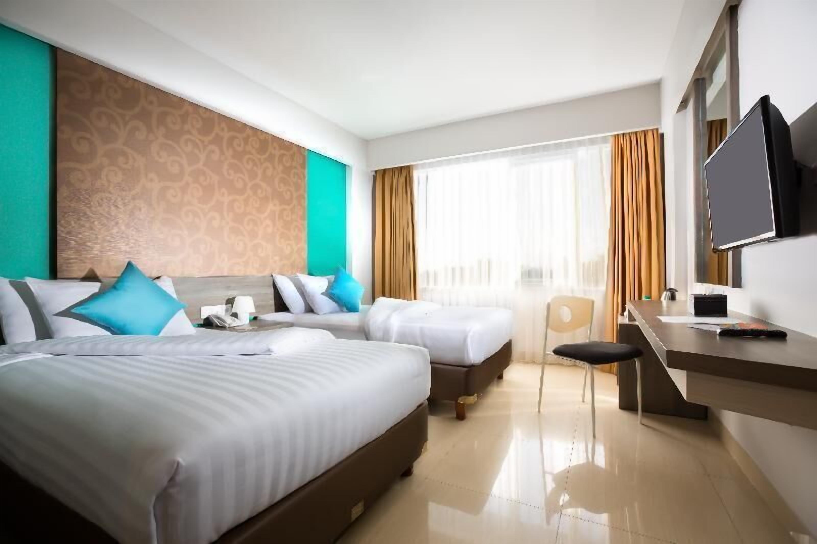 In-room safe, desk, blackout drapes, soundproofing