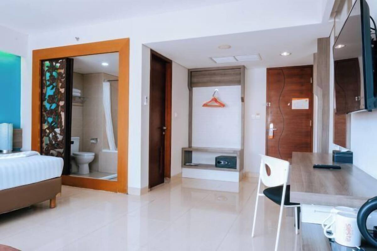1 chambre, minibar, coffres-forts dans les chambres, bureau