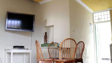 Appartement, 1 kingsize bed, keuken, op Executive verdieping | Dineren op de kamer