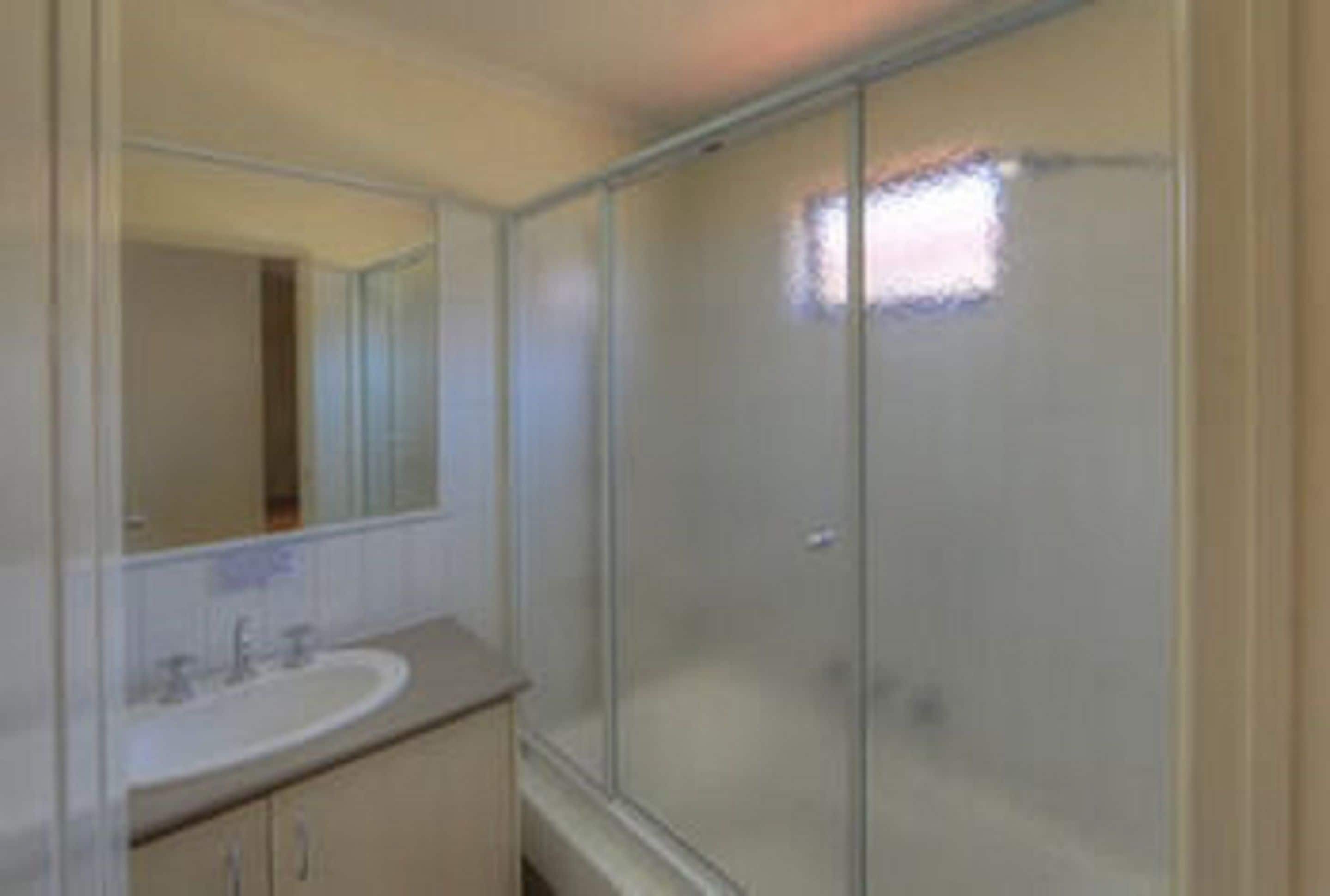 Central Caravan Park — image 13