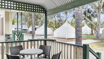 Standard-Ferienhütte, 2 Schlafzimmer | Blick auf den Garten