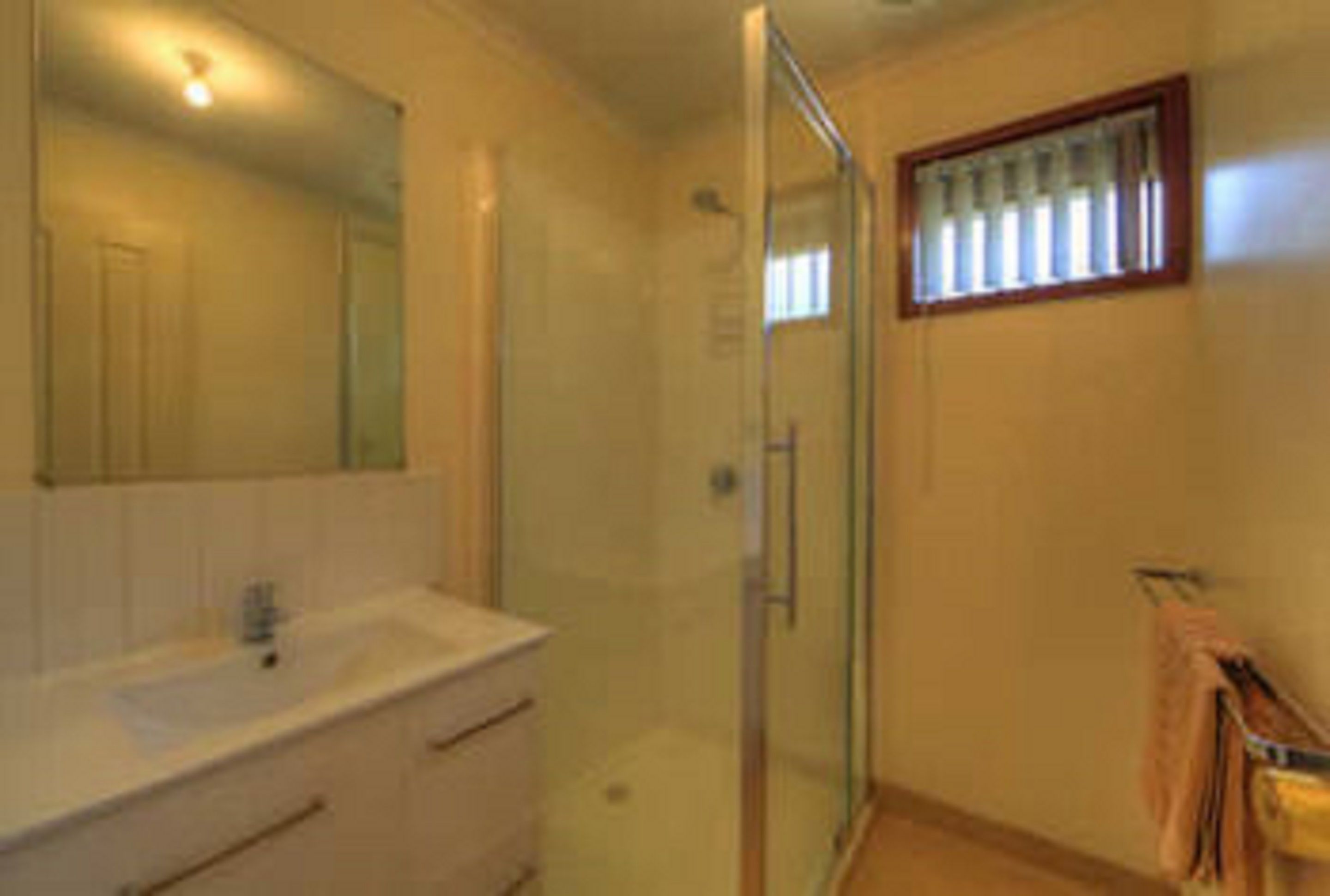 Central Caravan Park — image 19