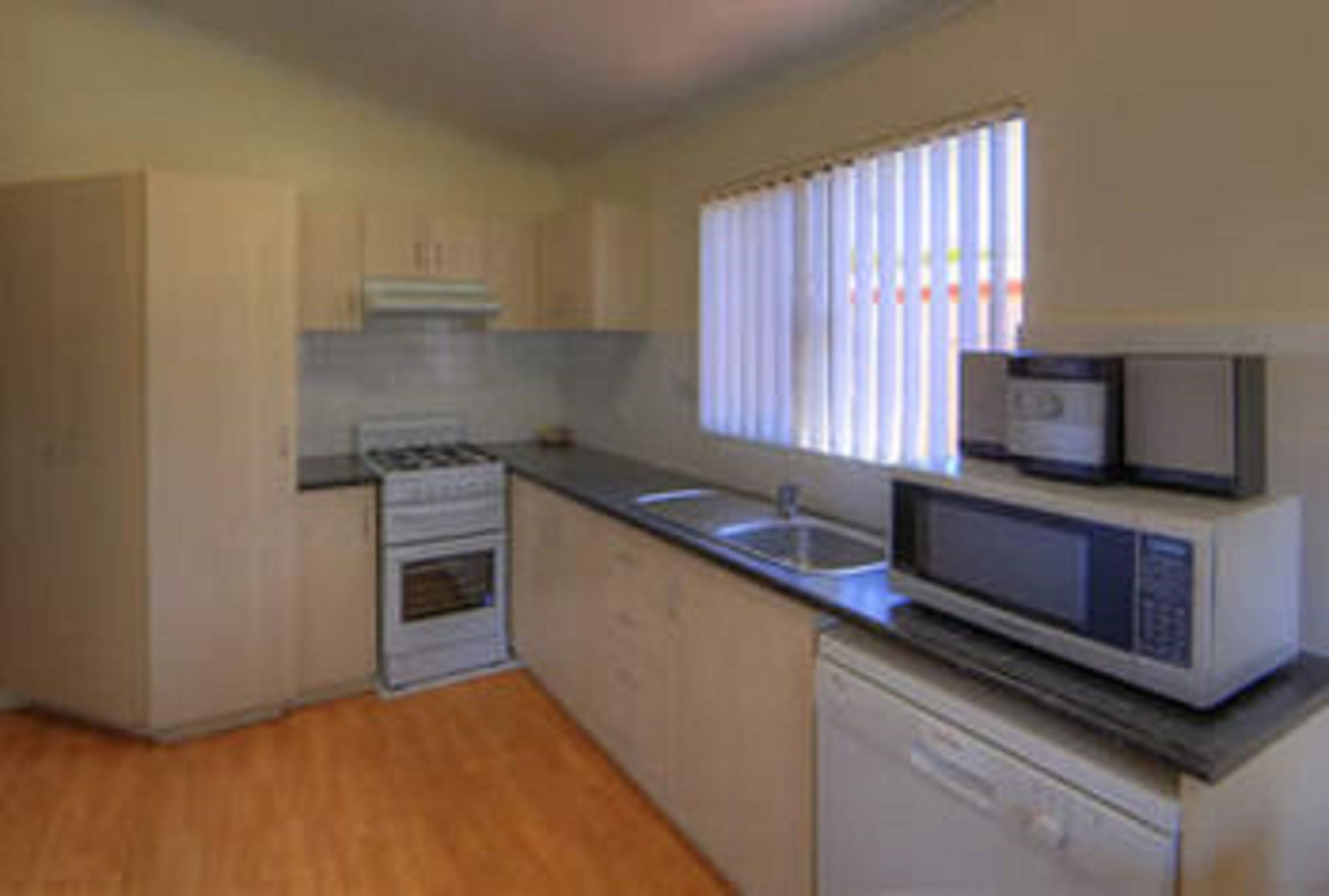 Central Caravan Park — image 20