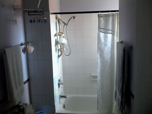 Standard Apartment, 1 Bedroom, Ocean View, Annex Building | Bathroom - New Kingston Guest Apartment III (Kingston)