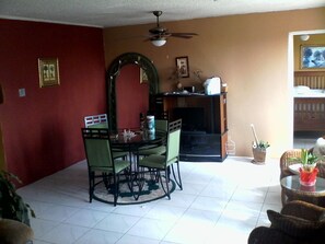 Standard Apartment, 1 Bedroom, Ocean View, Annex Building - New Kingston Guest Apartment III (Kingston)