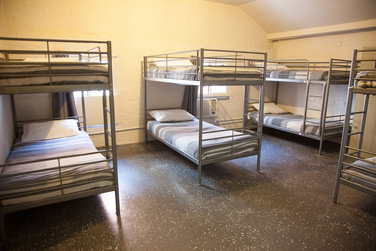 8 Share Mixed Dorm with Air-Conditioning | Soundproofing, free WiFi, bed sheets