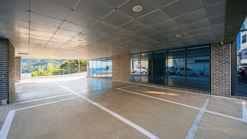 免費自助泊車