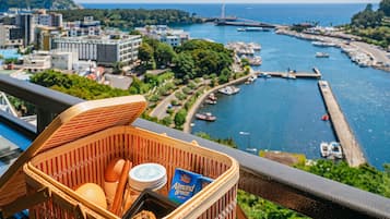 Deluxe tweepersoonskamer, 1 tweepersoonsbed, balkon, uitzicht op zee | Luxe beddengoed, bedden met traagschuimmatrassen, een gratis minibar