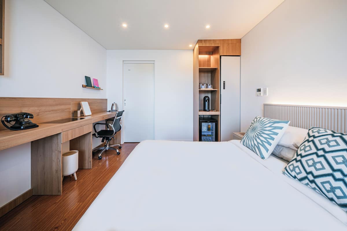 1 bedroom, premium bedding, down duvets, memory-foam beds