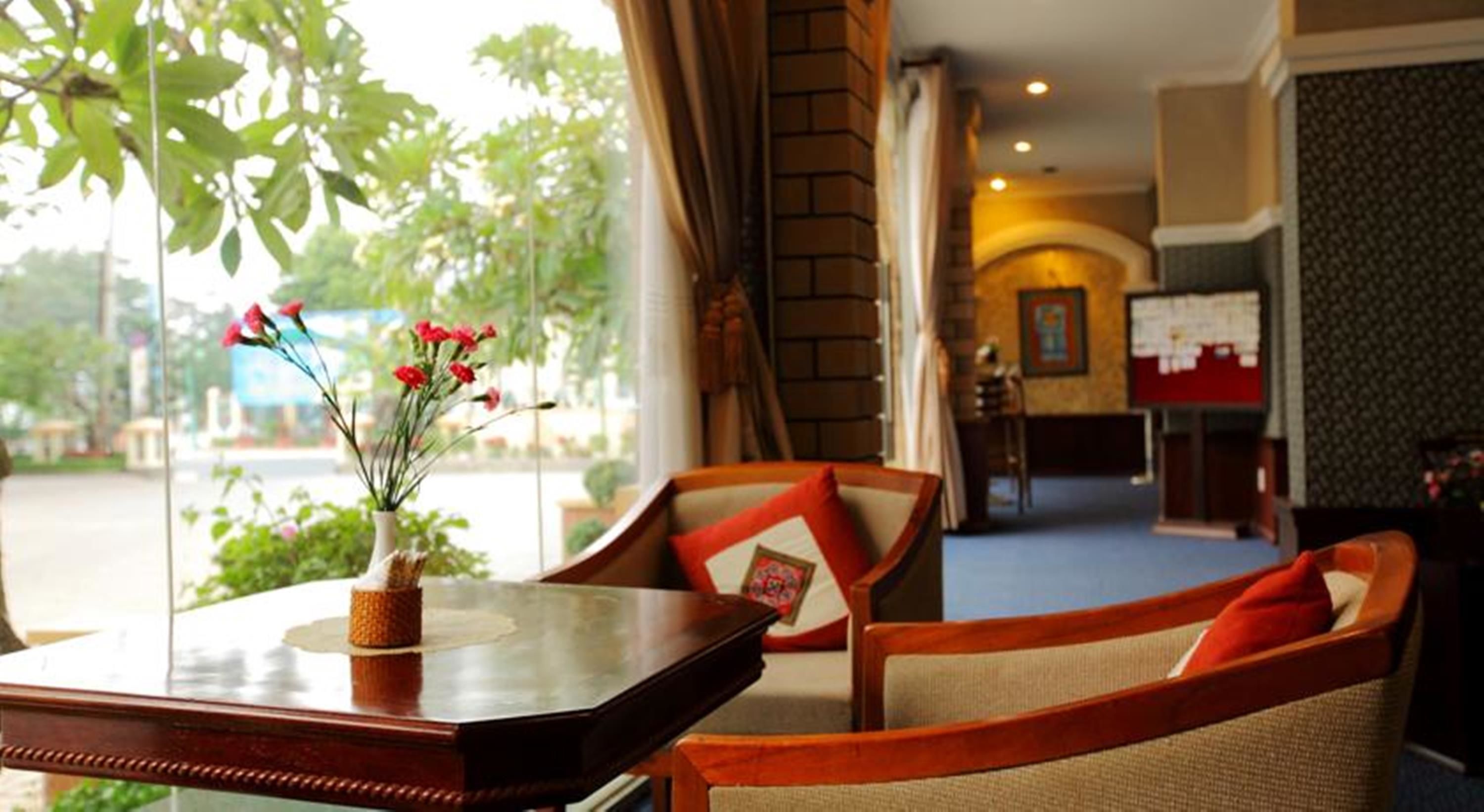 daily buffet breakfast for a fee