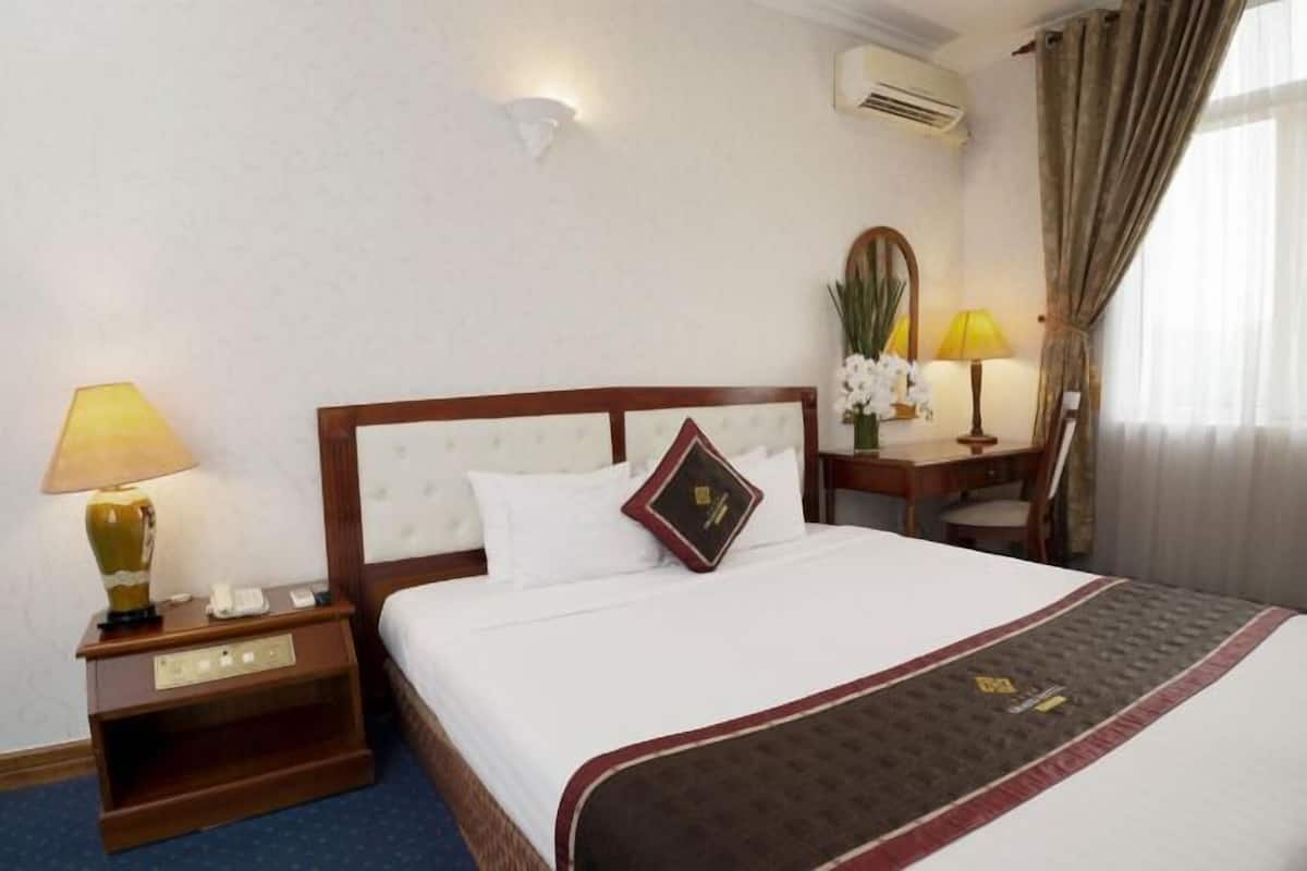1 bedroom, in-room safe, blackout drapes, free WiFi