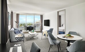 Suite, 1 chambre (Luxe) | Coin séjour