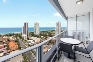 Beach/ocean view - Meriton Suites Broadbeach, Gold Coast (Broadbeach)