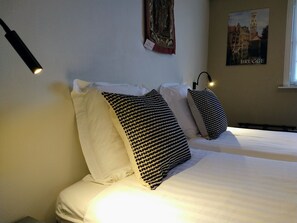 Cortinas blackout, sistema de insonorización y wifi gratis 