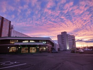 Front of property - evening/night - Hotel Shiretoko (Shari)