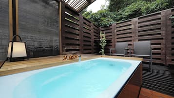 Traditionellt rum (Japanese Style, Main Bldg.) | Värdeförvaringsskåp på rummet, strykjärn/strykbräda och gratis wi-fi