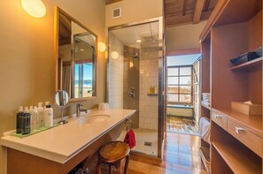Luxury-Loft, 1 Schlafzimmer | Badezimmer | Badewanne und Dusche (separat), Komfortbadewanne