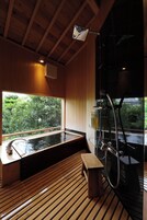 Family Room, Non Smoking | Bathroom | Separate tub and shower, deep soaking tub, free toiletries, hair dryer