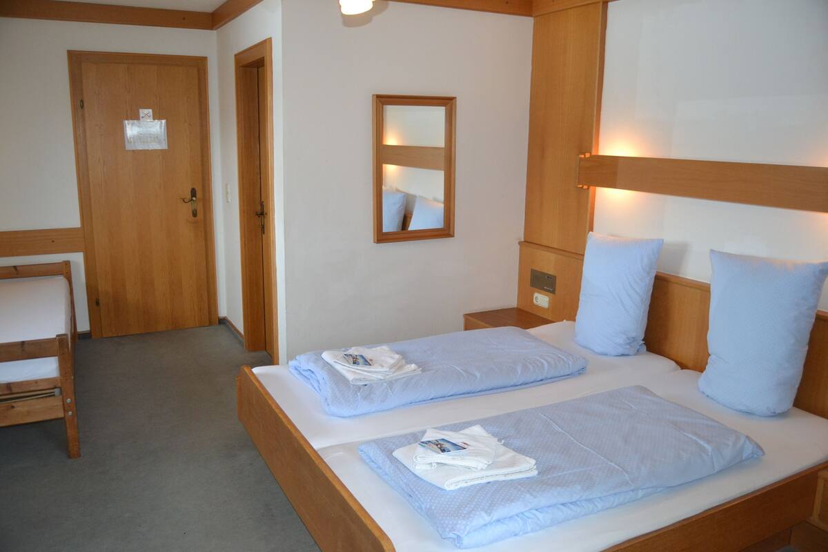 Dreibettzimmer, Bergblick