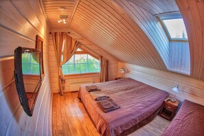 Deluxe-mökki | 4 makuuhuonetta, työpöytä, silitysrauta/-lauta, ilmaiset vauvansängyt