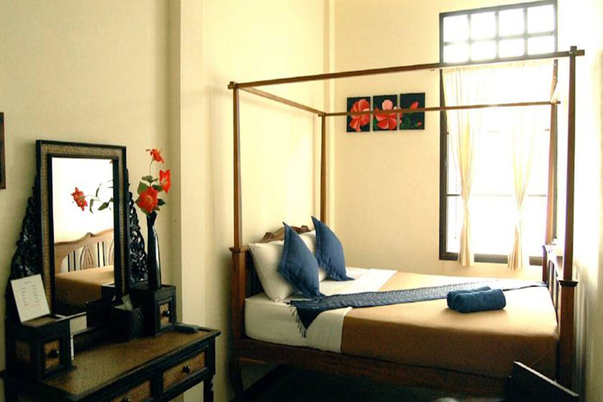 Standard shared bathroom Double | Desk, free WiFi