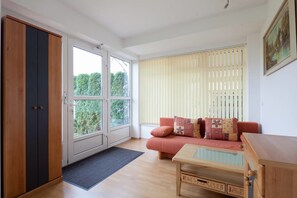 Departamento, 1 habitación, vistas al jardín | Sala de estar