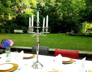 Outdoor dining