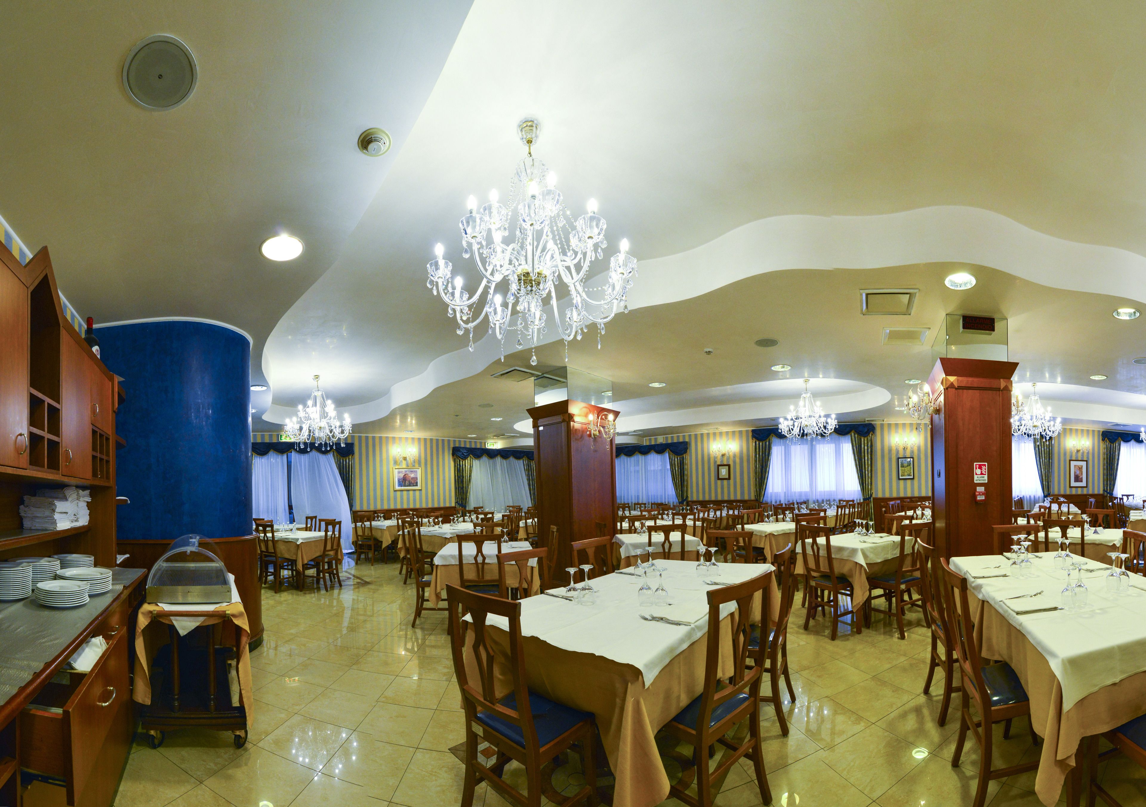 Mittagessen und Abendessen, lokale Küche