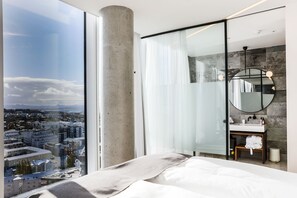 Panoramic Corner Suite - Tower Suites Reykjavik (Reykjavik)