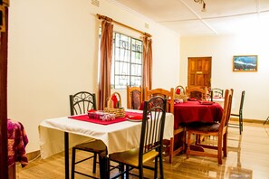 Breakfast, lunch, dinner served; local cuisine  - The Stone Guest House (Livingstone)