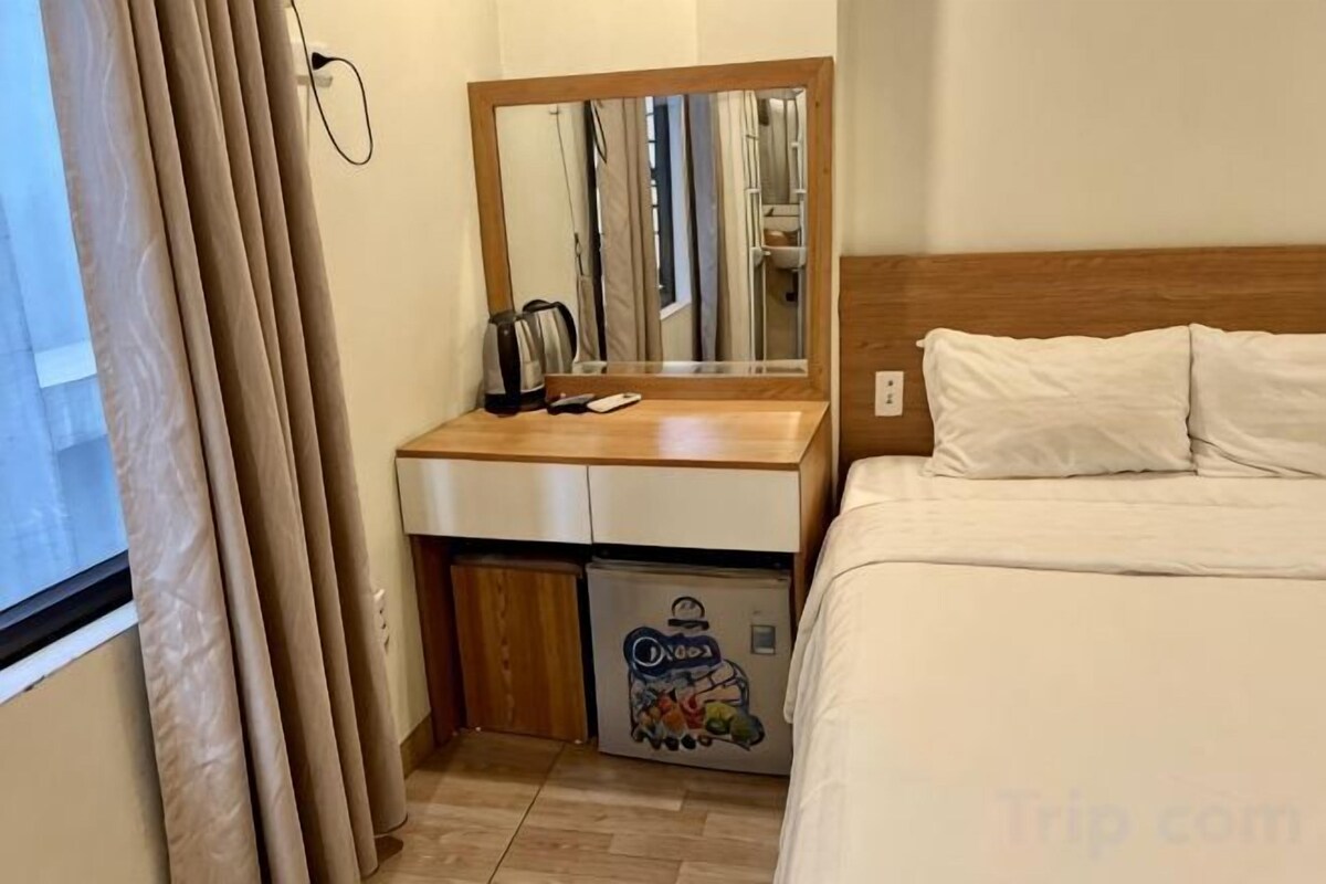 In-room safe, desk, blackout drapes, WiFi (free)