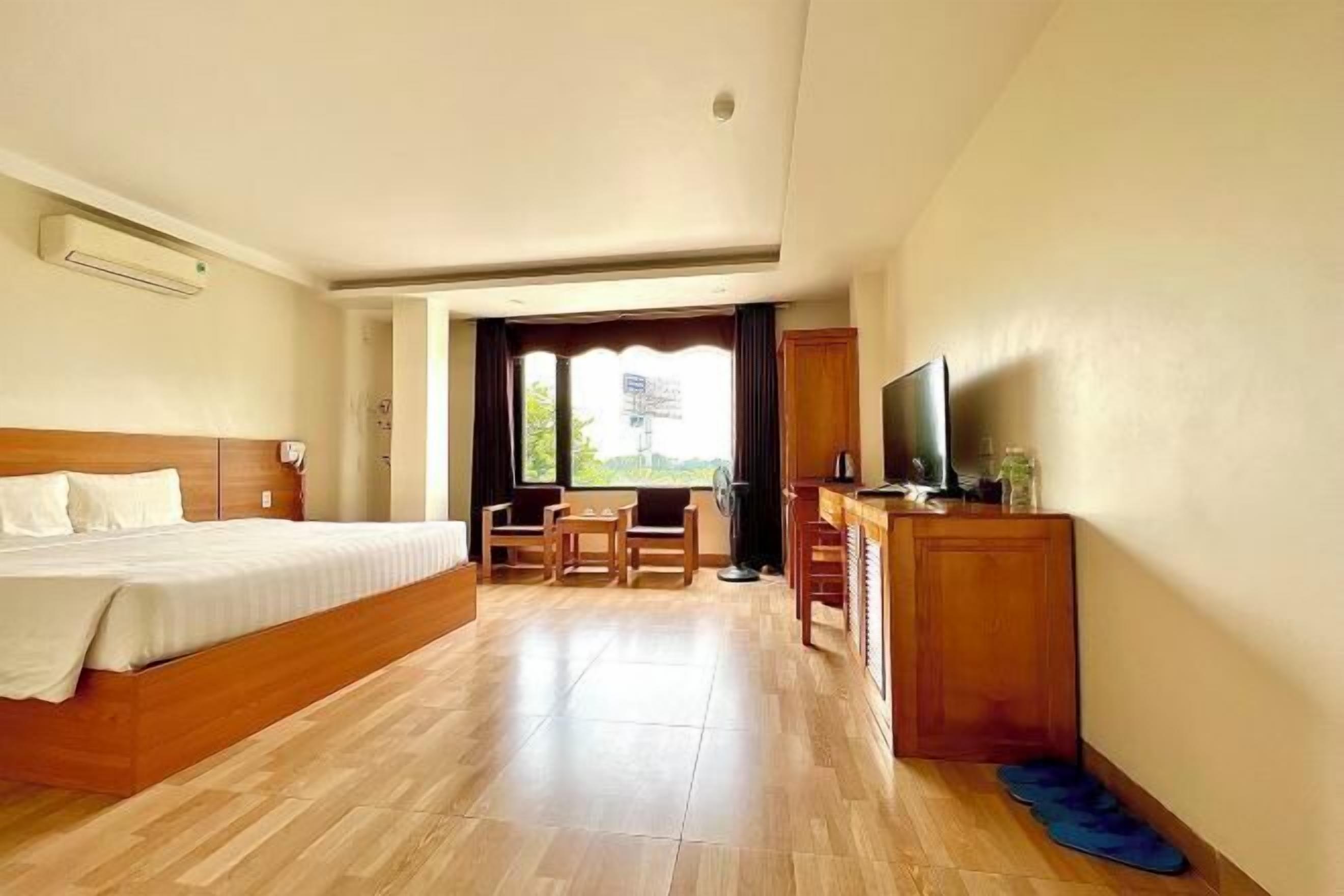 Caja de seguridad en la habitación, escritorio y cortinas blackout 