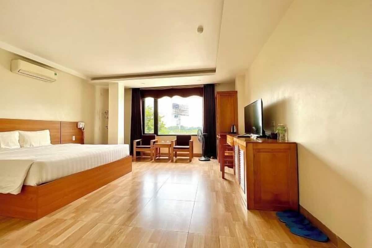 In-room safe, desk, blackout drapes, free WiFi