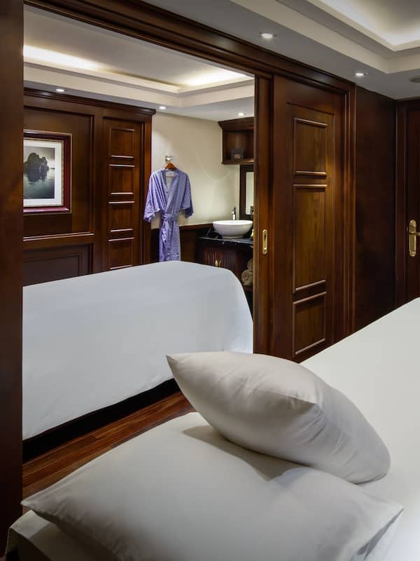 Couples treatment room(s), body treatments, hot stone massages