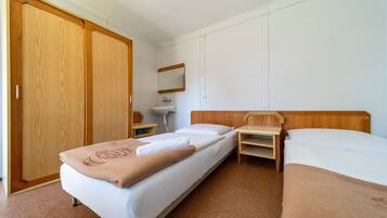 Economy Twin Room (bathroom in another building) | Free WiFi, bed sheets