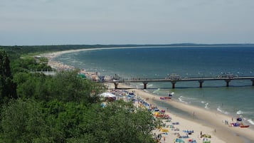 Una spiaggia nelle vicinanze