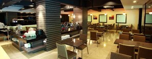 Daily buffet breakfast (MYR 25 per person) - Symphony Suites (Ipoh)