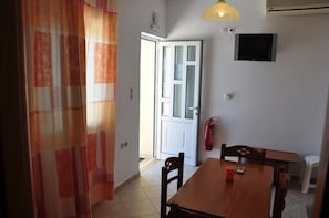 Apartment, 2 Schlafzimmer, Meerblick | Wohnbereich