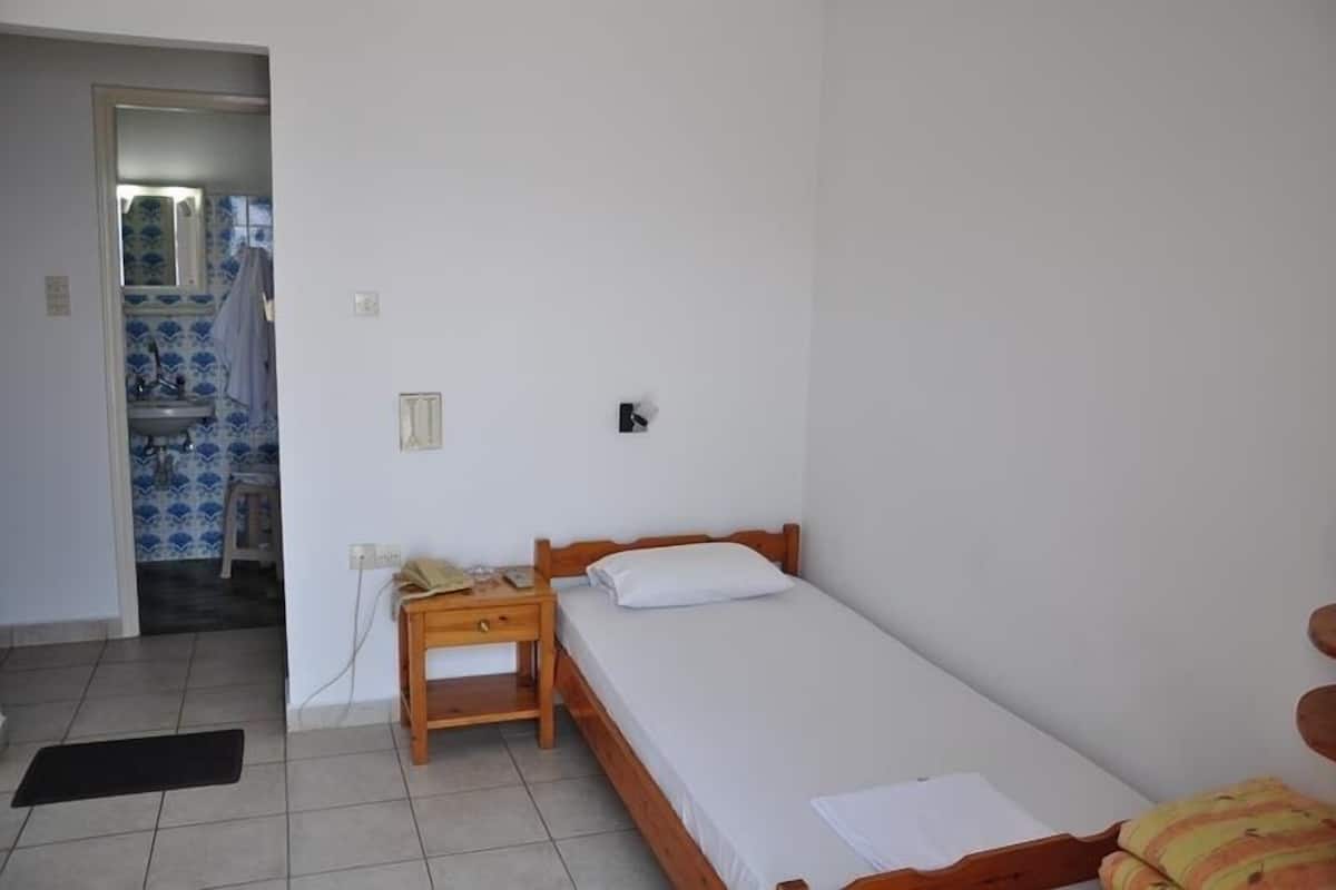 Habitación triple | Caja de seguridad en la habitación, insonorización y cunas gratuitas