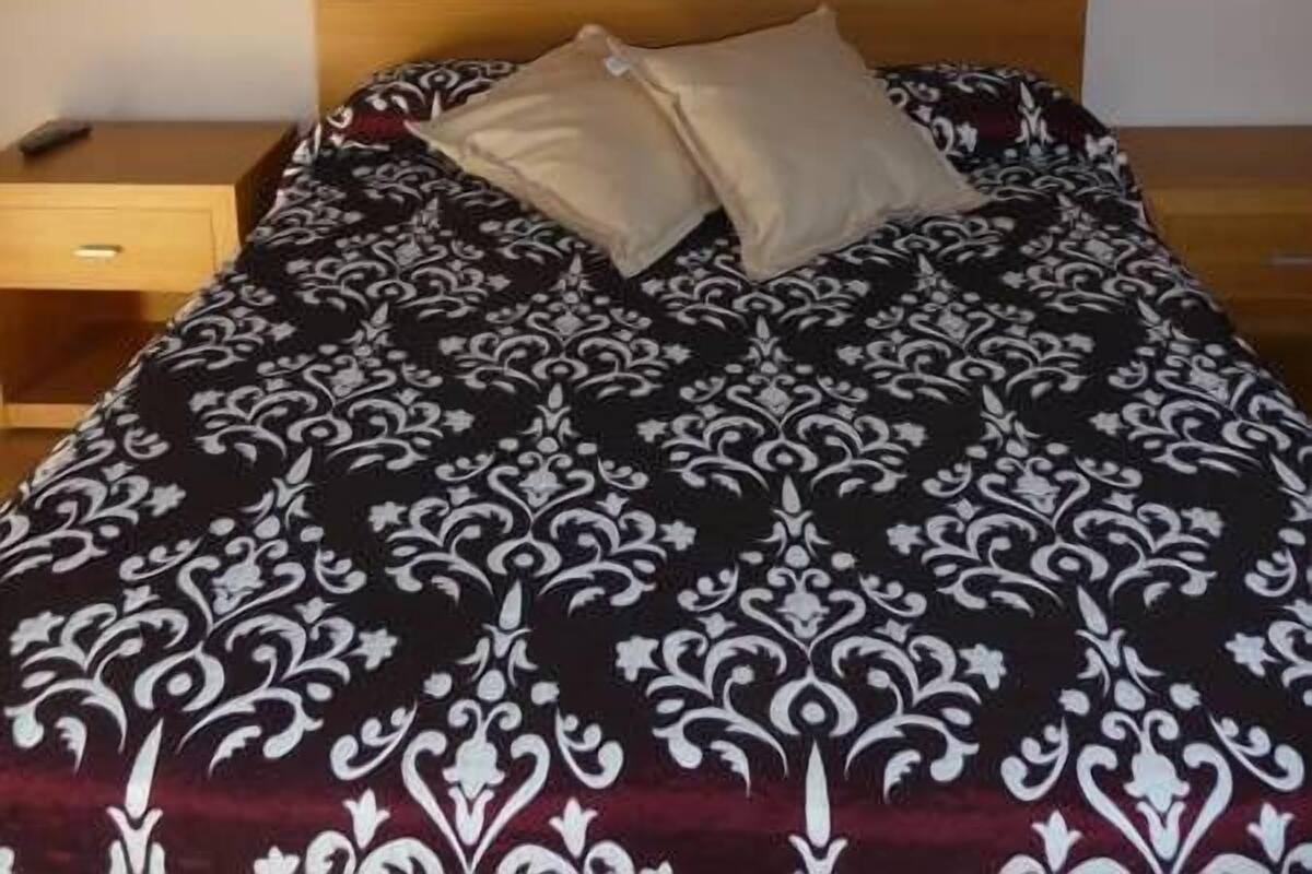 Double Room | Desk, free cots/infant beds, rollaway beds, free WiFi