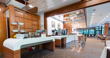 Hotel M