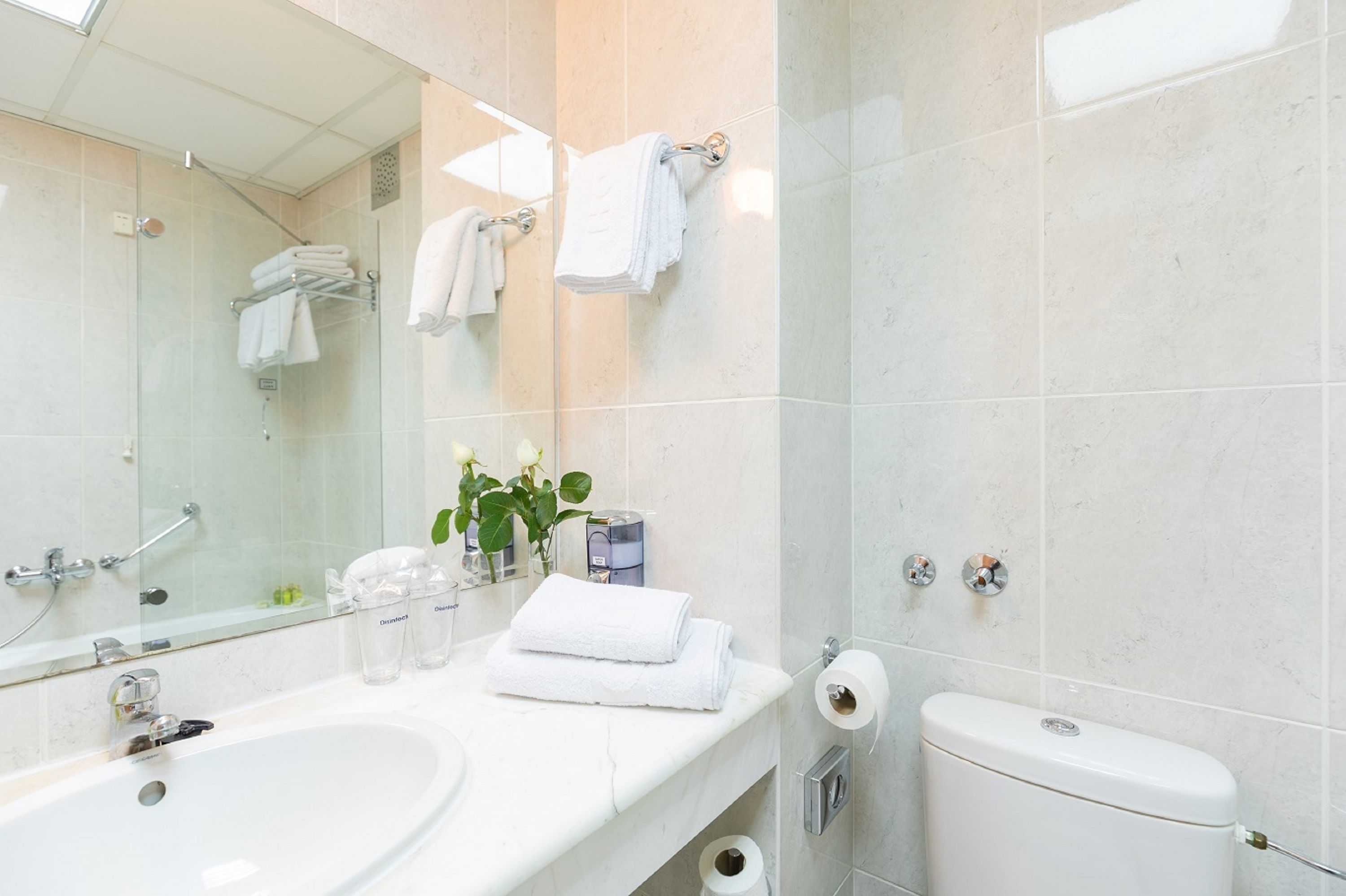 standard double room, 1 double bed | bathroom | free toiletries, hair dryer, towels