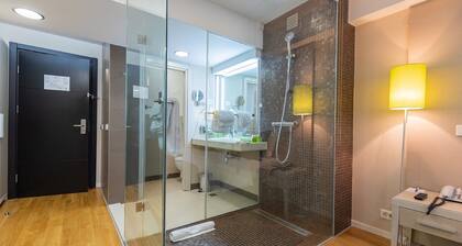 Hotel M
