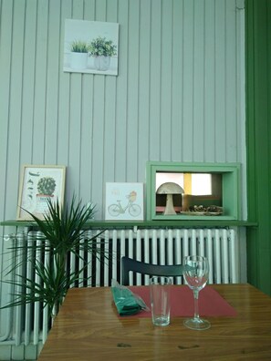 Lunch and dinner served - Hostal San Andres (Soria)